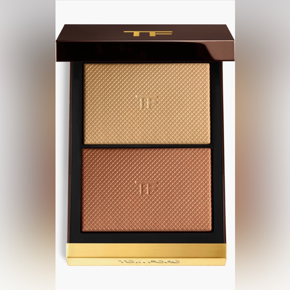 TOM FORD
Shade & Illuminate
Highlighting Duo Palette TANLIGHT
